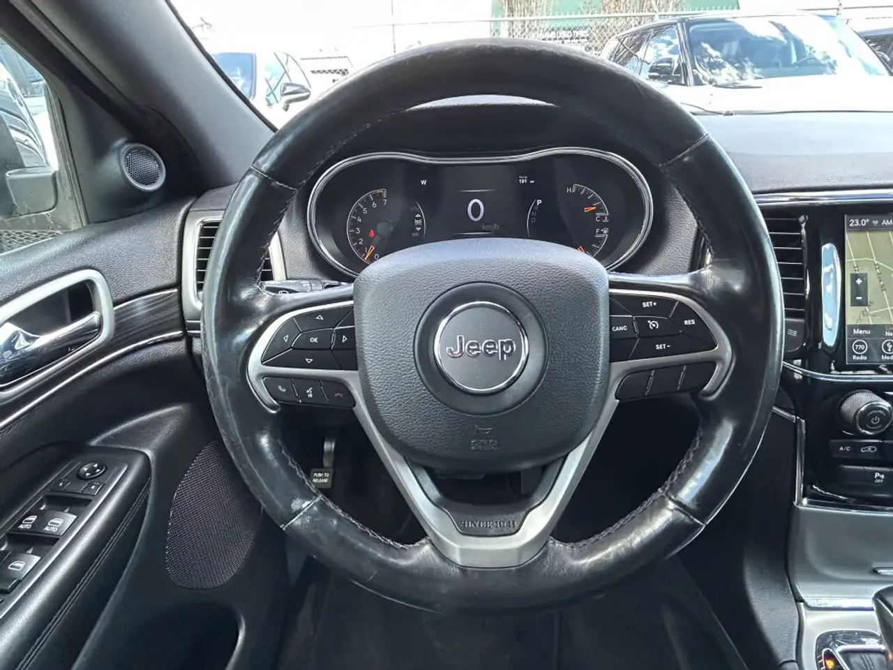 Jeep Grand Cherokee снимка Jeep Grand Cherokee