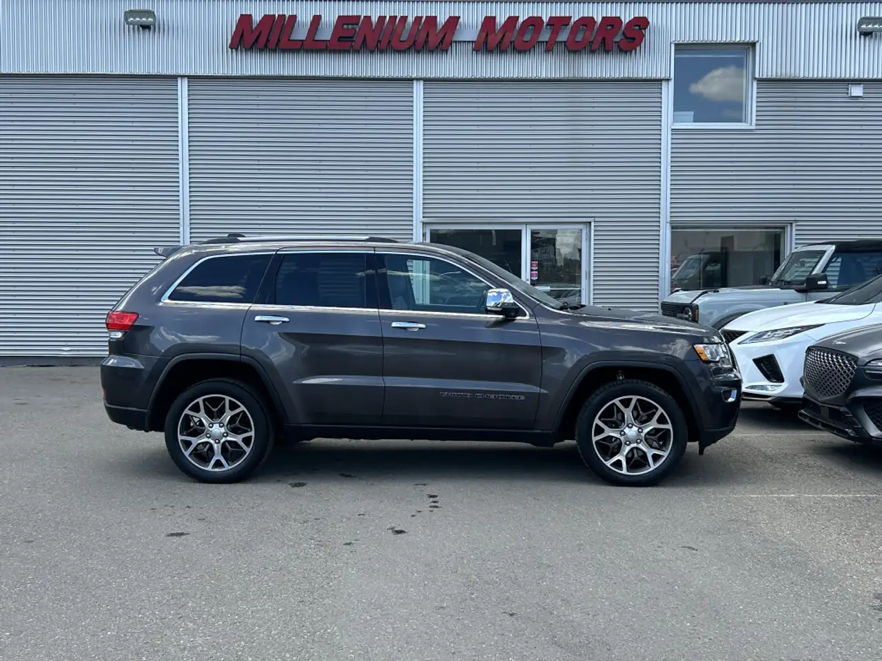 Jeep Grand Cherokee снимка Jeep Grand Cherokee