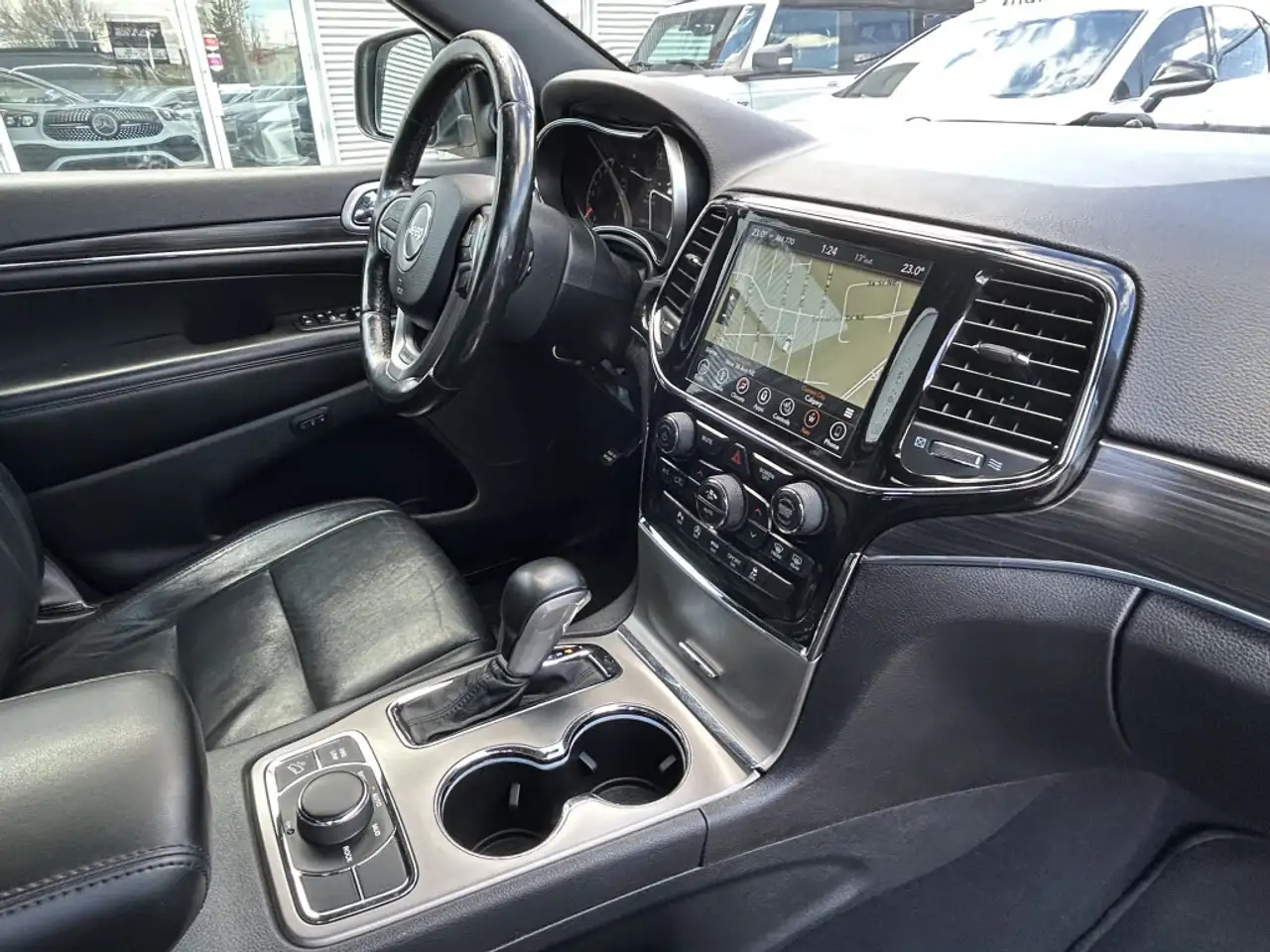 Jeep Grand Cherokee снимка Jeep Grand Cherokee