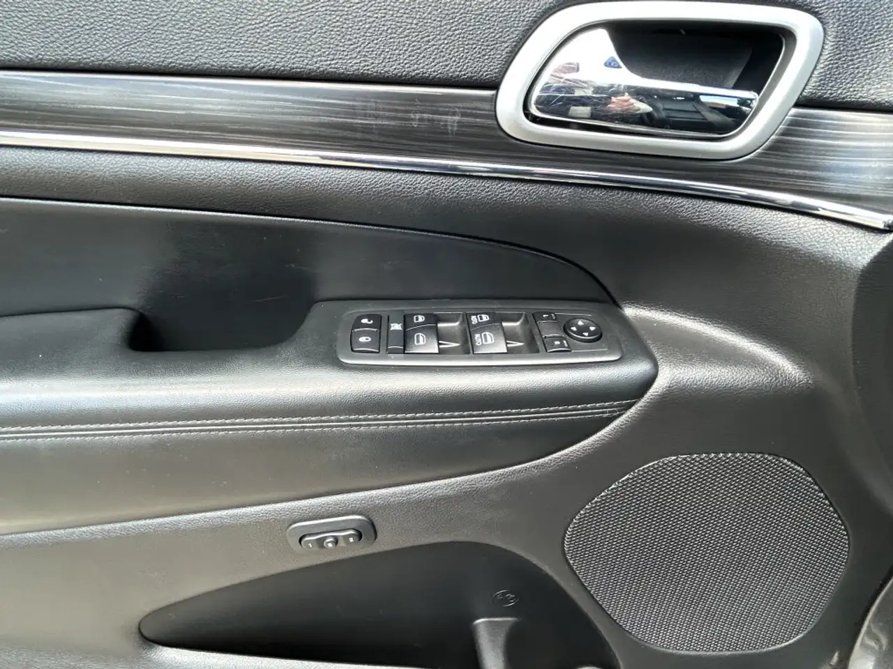Jeep Grand Cherokee снимка Jeep Grand Cherokee