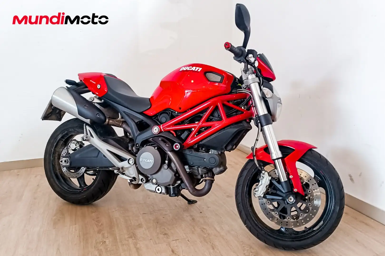 Ducati Monster 696 - 2