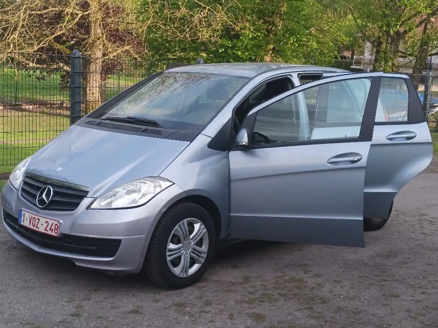 Mercedes-Benz A 180 A 180 CDI Elegance Stříbrná - 1