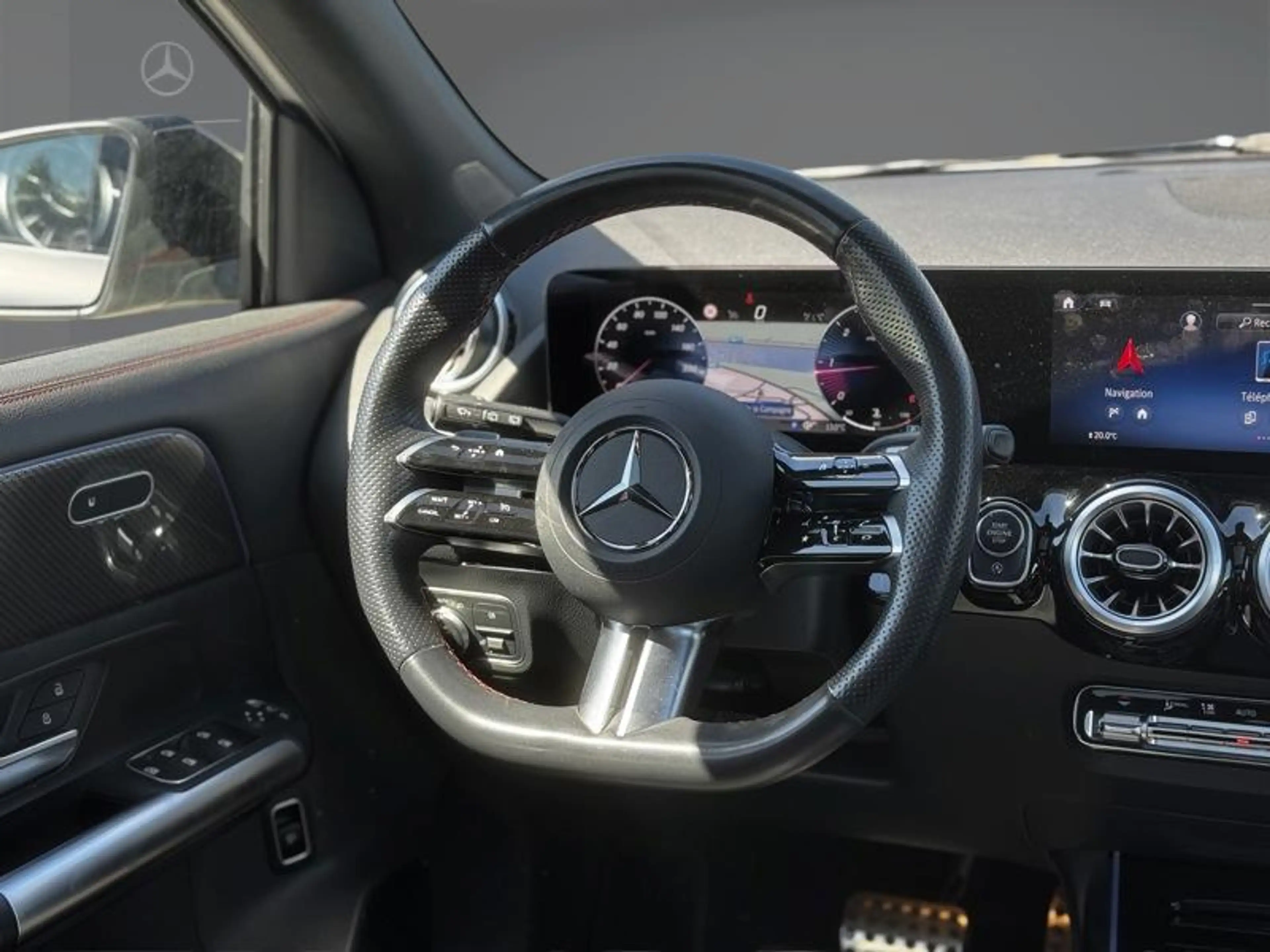 Mercedes-Benz GLA 180 d AMG Pack Night Toit Pano — photo 10
