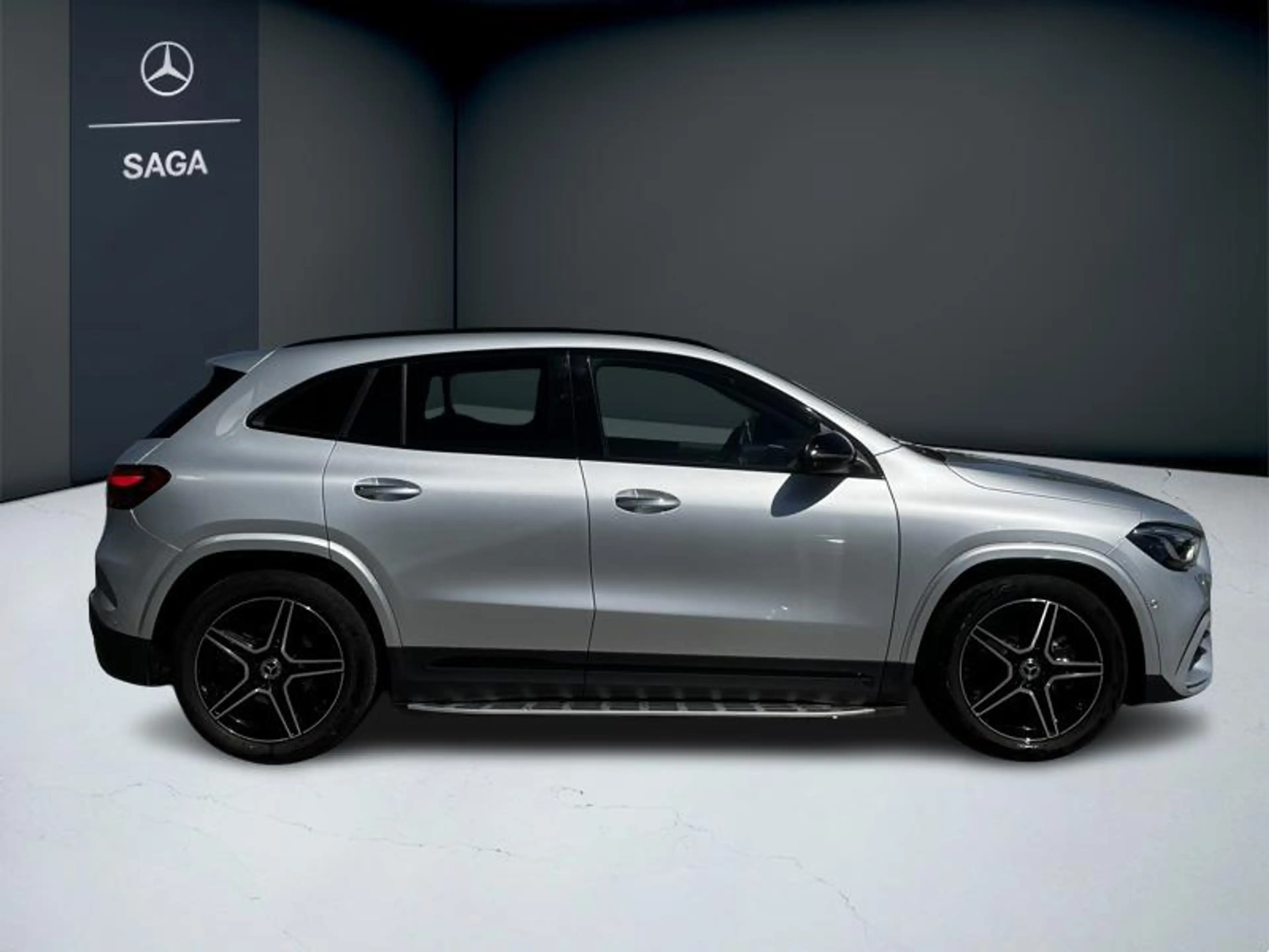Mercedes-Benz GLA 180 d AMG Pack Night Toit Pano — photo 9