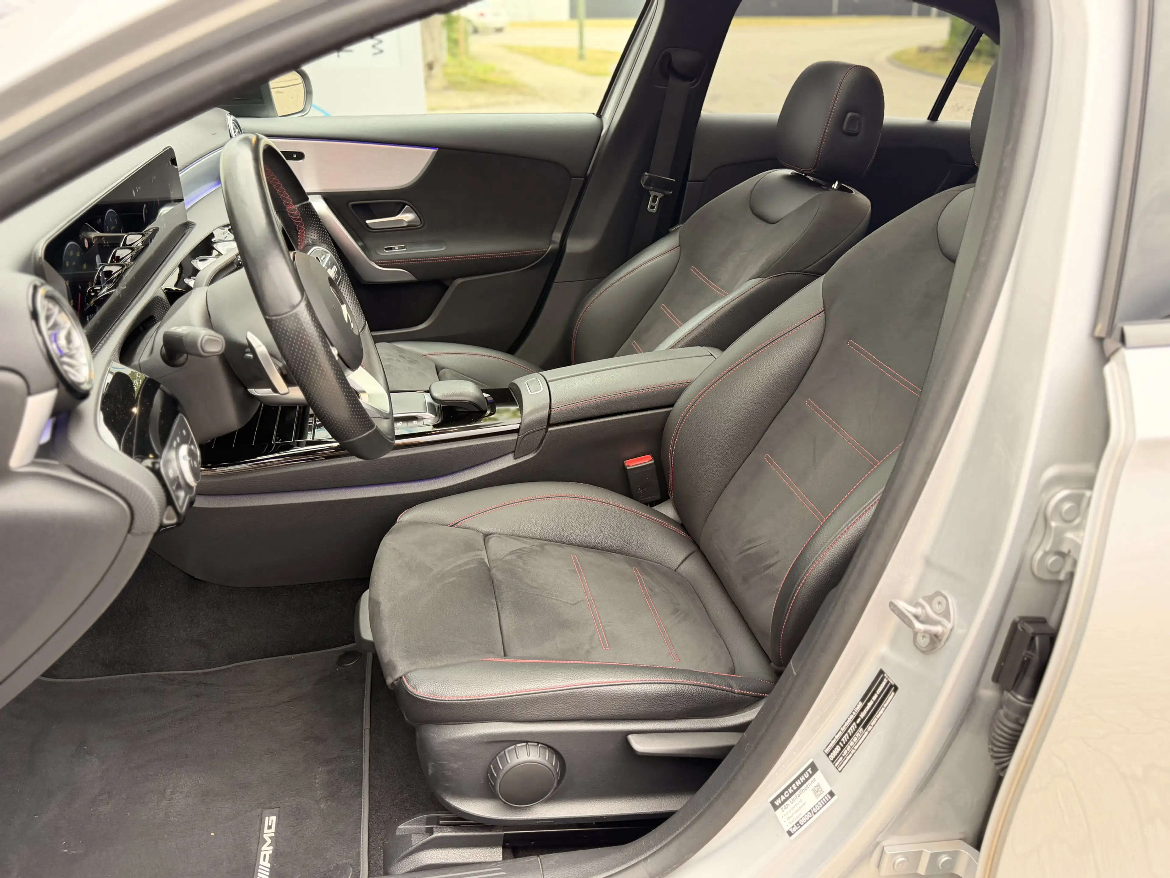 Mercedes-Benz A 250 AMG*PANO*LIMO*LED*CARPLAY*NIGHT*AMBIENTE* — photo 13