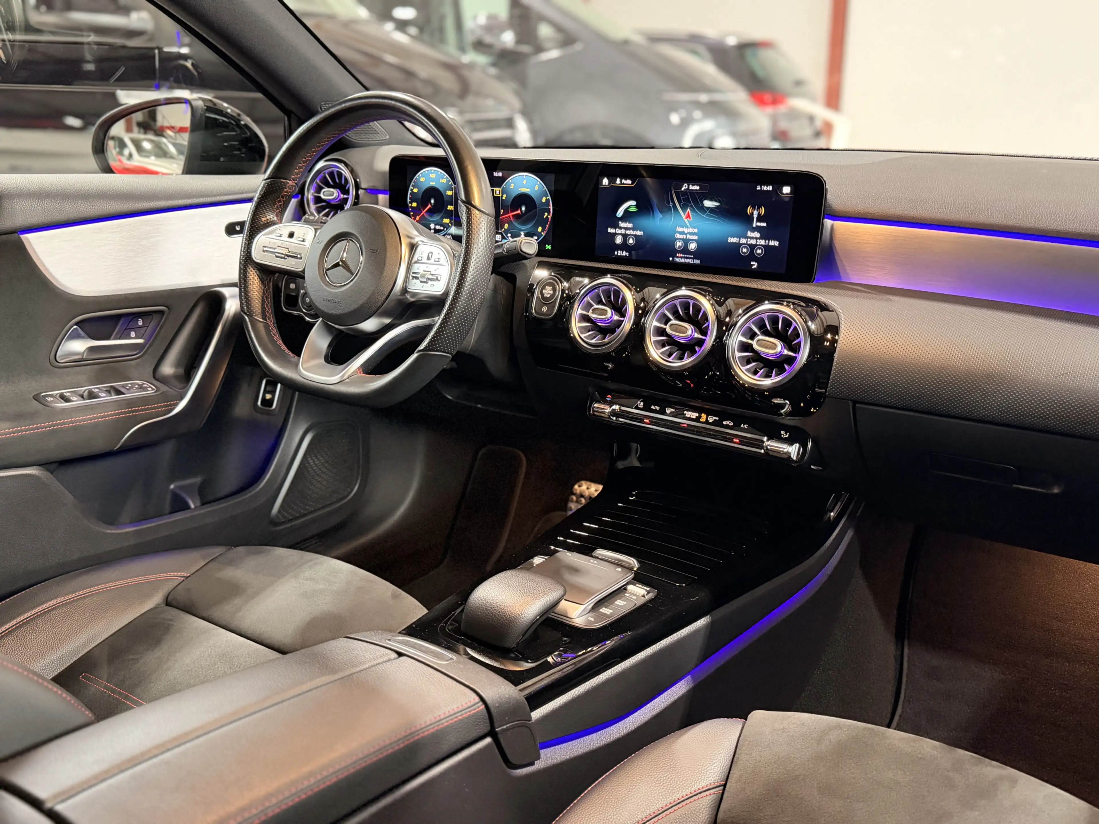 Mercedes-Benz A 250 AMG*PANO*LIMO*LED*CARPLAY*NIGHT*AMBIENTE* — photo 10