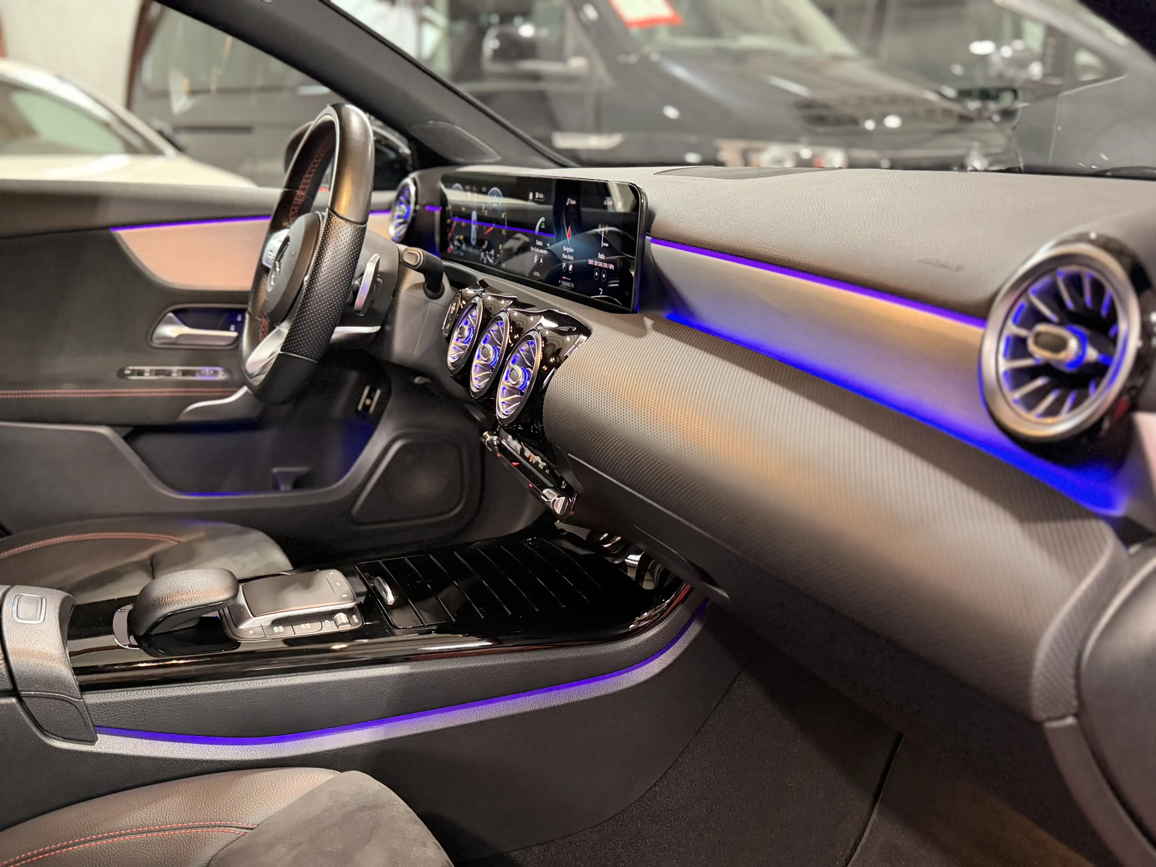 Mercedes-Benz A 250 AMG*PANO*LIMO*LED*CARPLAY*NIGHT*AMBIENTE* — photo 12