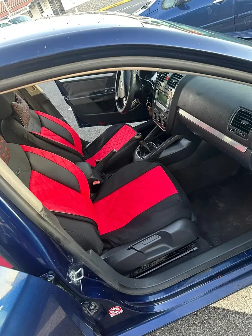 Volkswagen Jetta 2.0TDI Advance - 2