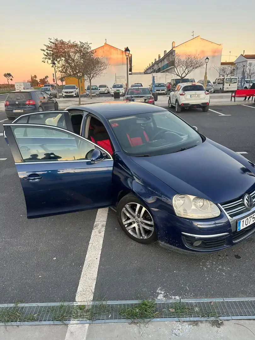 Volkswagen Jetta 2.0TDI Advance - 1