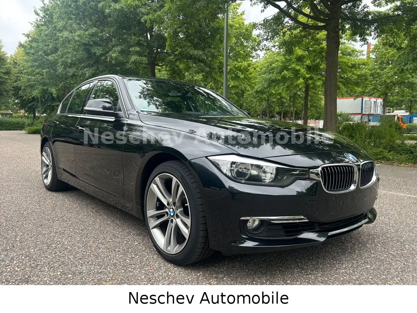 BMW 328 i Sport Aut/Luxury Line/HIFI/18"Alu/1.Besitz Schwarz - 1