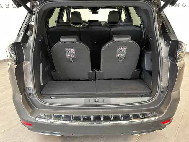 Peugeot 5008 view 6