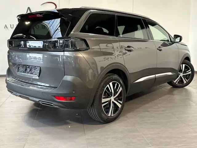 Peugeot 5008 view 4
