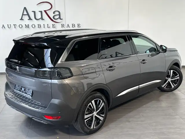 Peugeot 5008 view 5