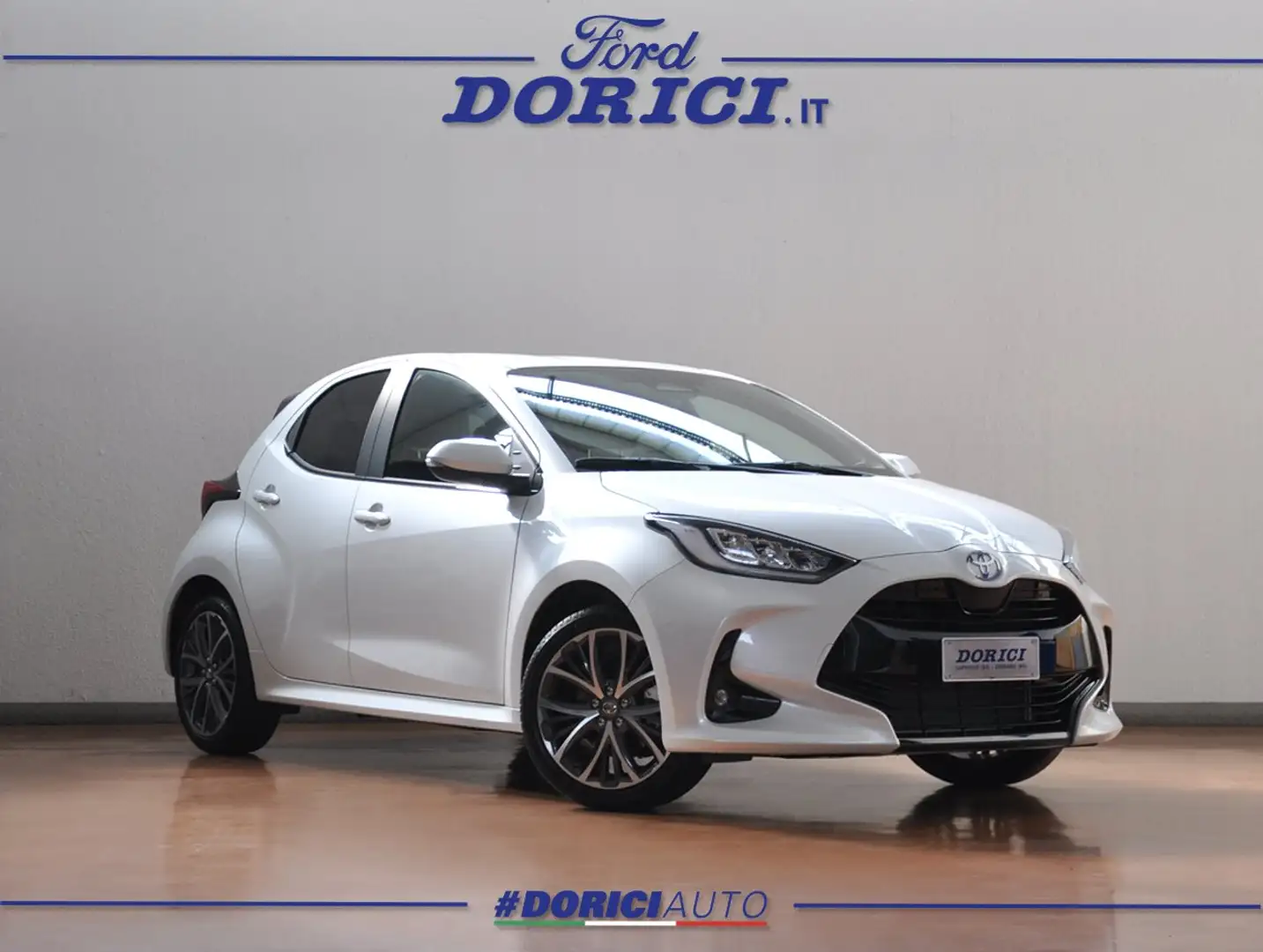 Toyota Yaris 1.5 130Cv Hybrid 5 porte Lounge Bianco - 1