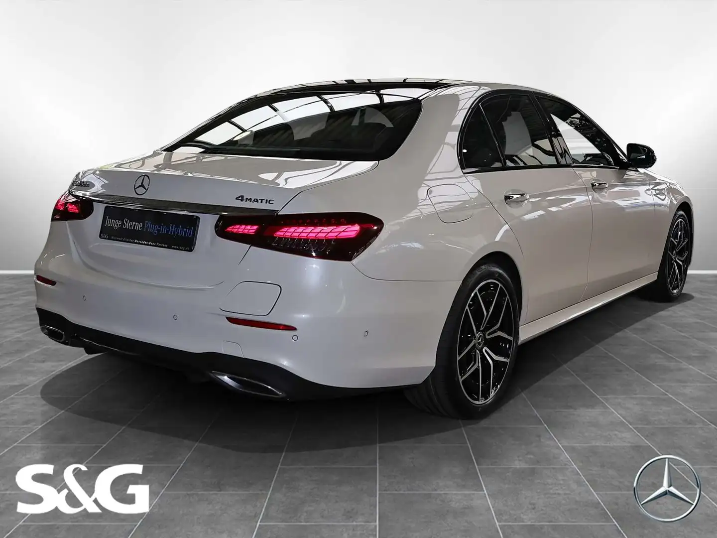 Mercedes-Benz E 300 de 4M AMG PANORAMA+TOTWINKEL+HEADUP+HIFI Blanco - 2