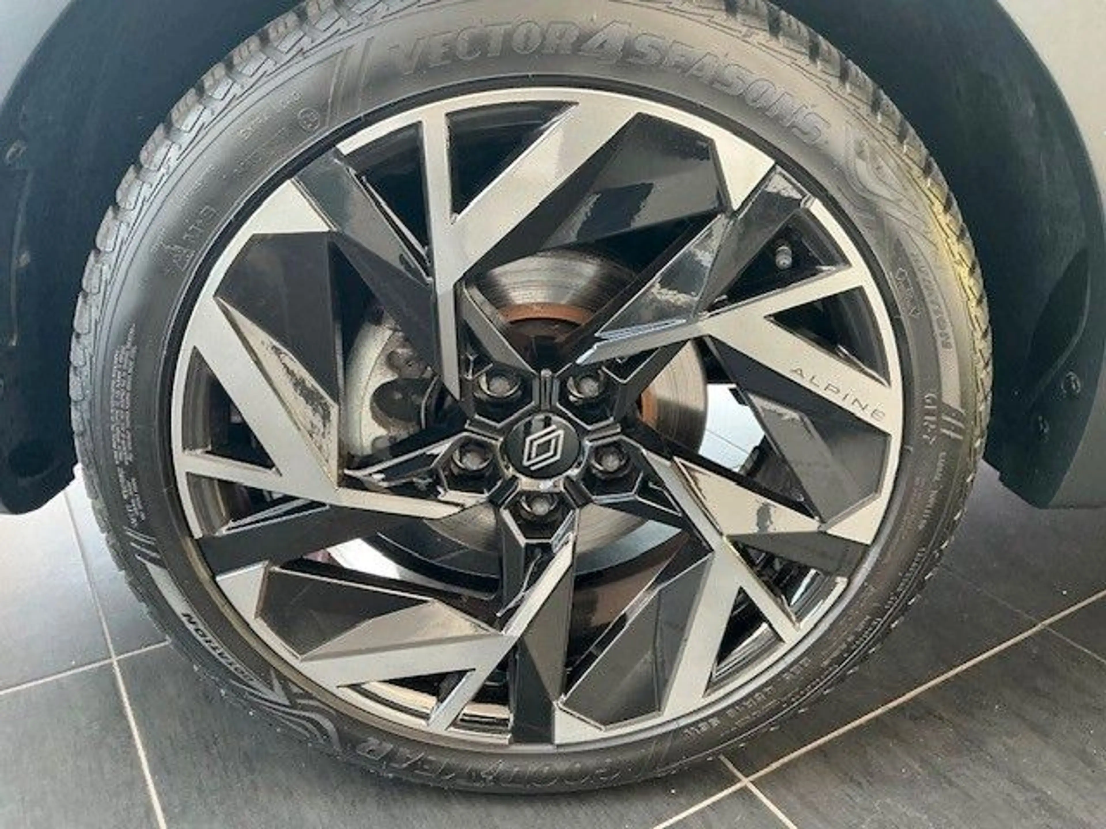 Renault Arkana Esprit Alpine Mild Hybrid 160 EDC — photo 12