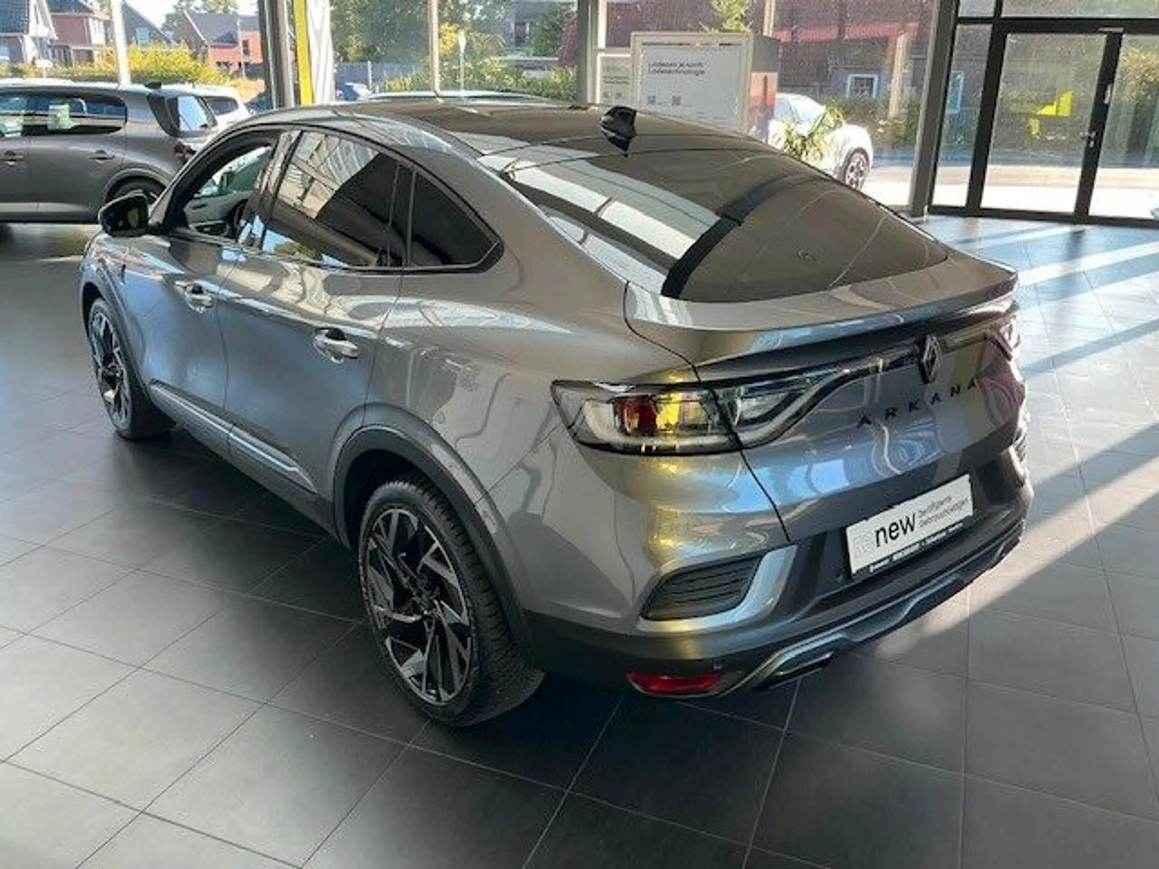 Renault Arkana Esprit Alpine Mild Hybrid 160 EDC — photo 4