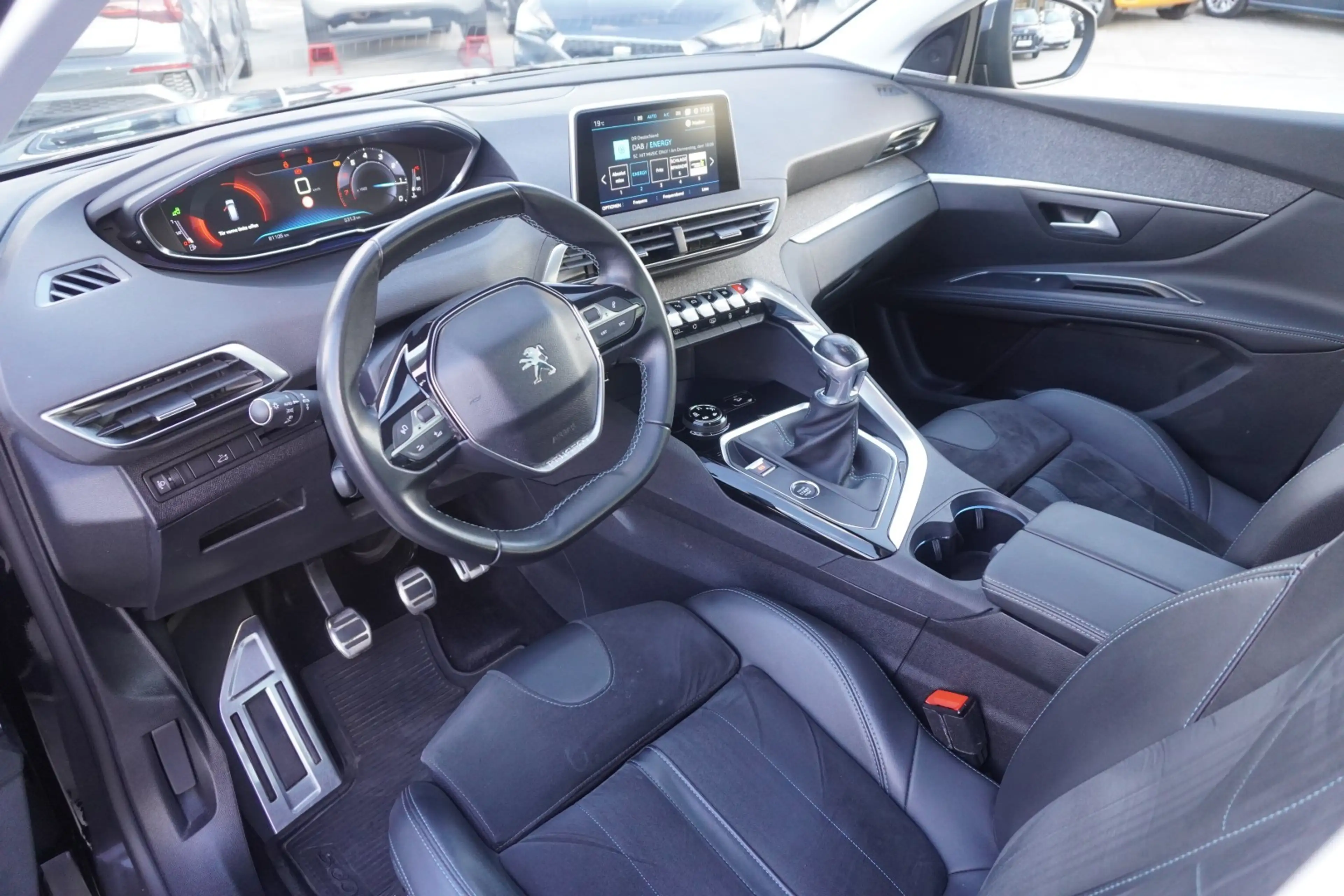 Peugeot 5008 1.2 Crossway Navi Panorama 7-Sitzer Kamera — photo 11