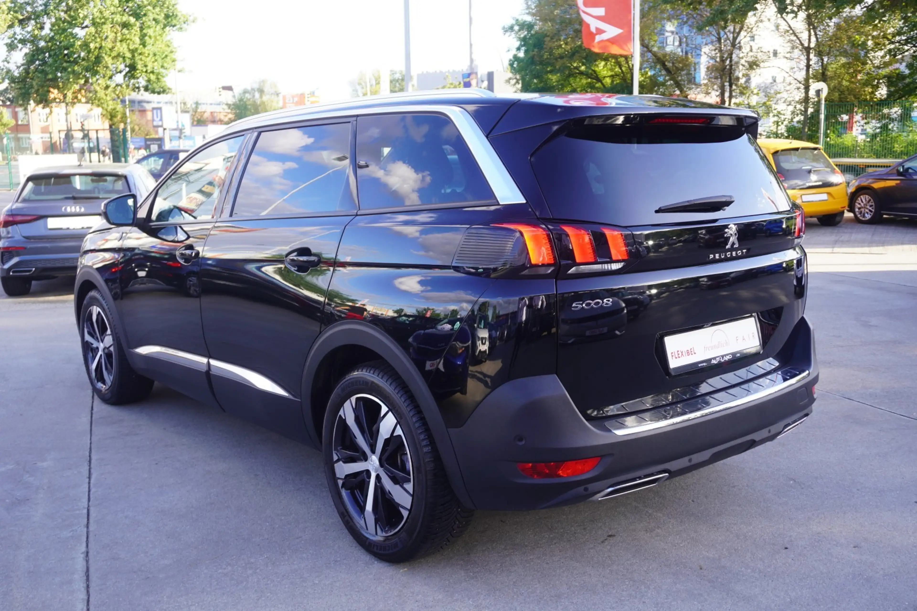 Peugeot 5008 1.2 Crossway Navi Panorama 7-Sitzer Kamera — photo 3