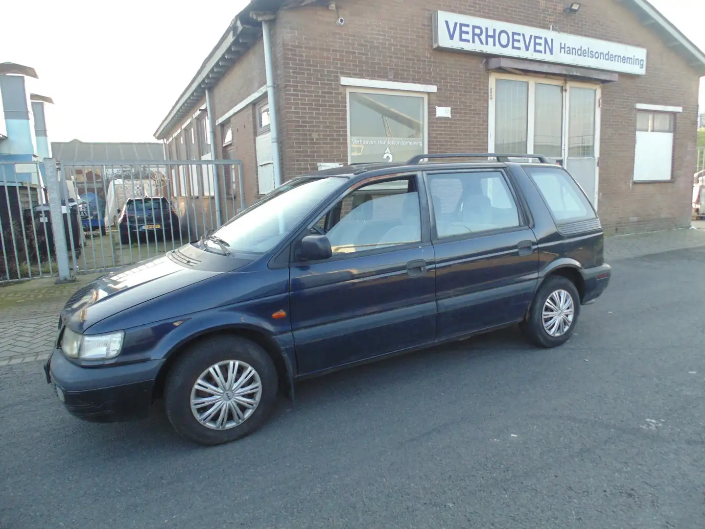 Mitsubishi Space Wagon 2.0 GLXi met airco 7set Azul - 2