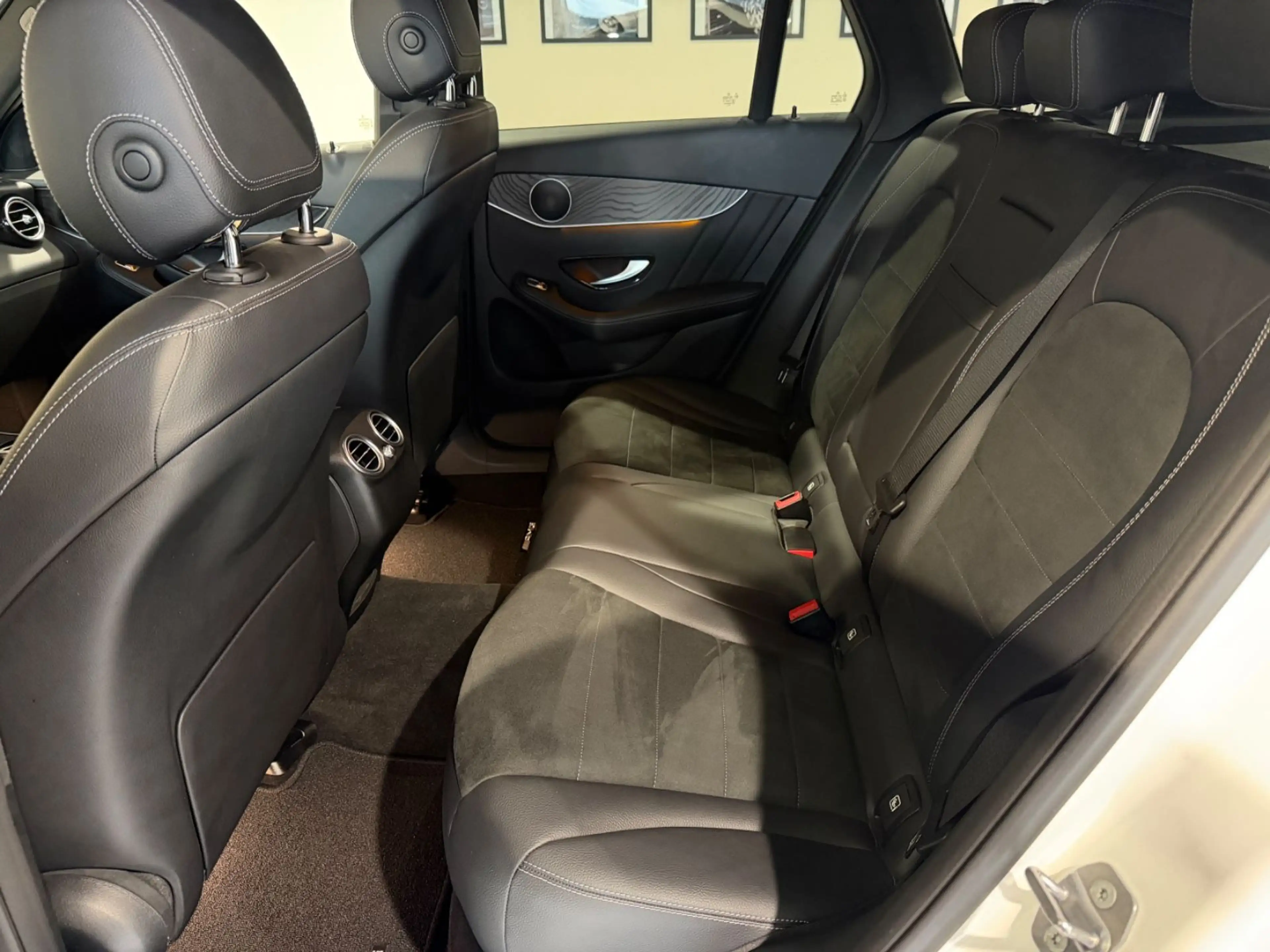 Mercedes-Benz GLC 220 |4Matic|Pano|Night|AMG|Sitzheiz|Standhei| — photo 15