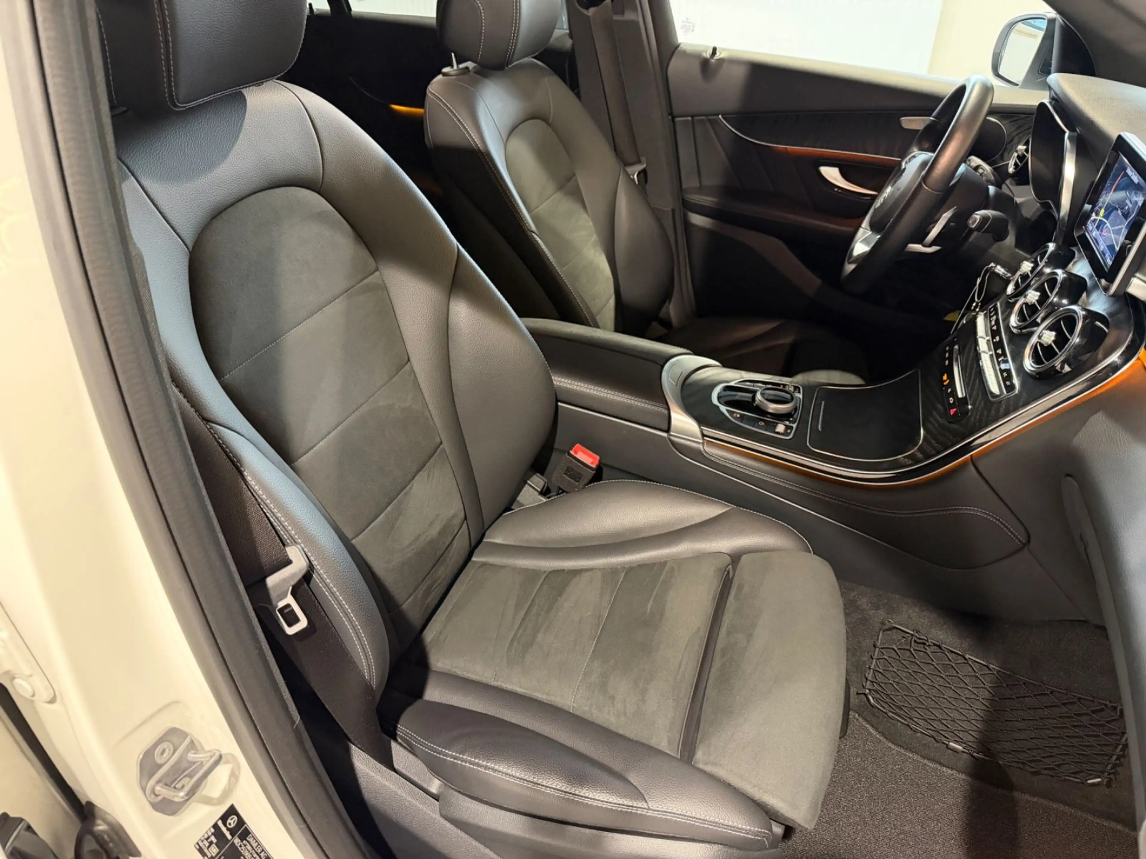 Mercedes-Benz GLC 220 |4Matic|Pano|Night|AMG|Sitzheiz|Standhei| — photo 13
