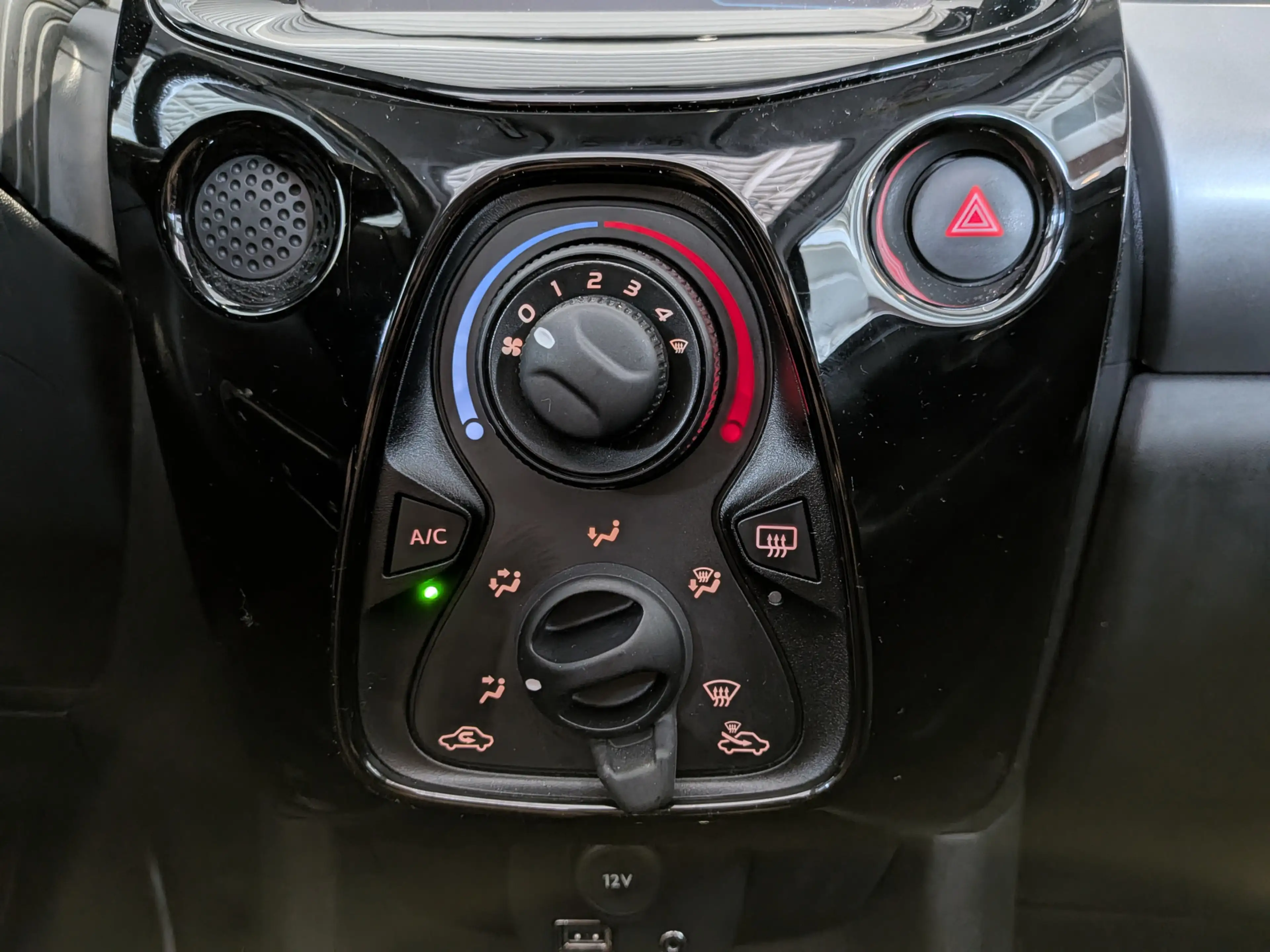 Citroen C1 1.2 PureTech Airscape Shine Cabriolet, Airco, Stuu — photo 15