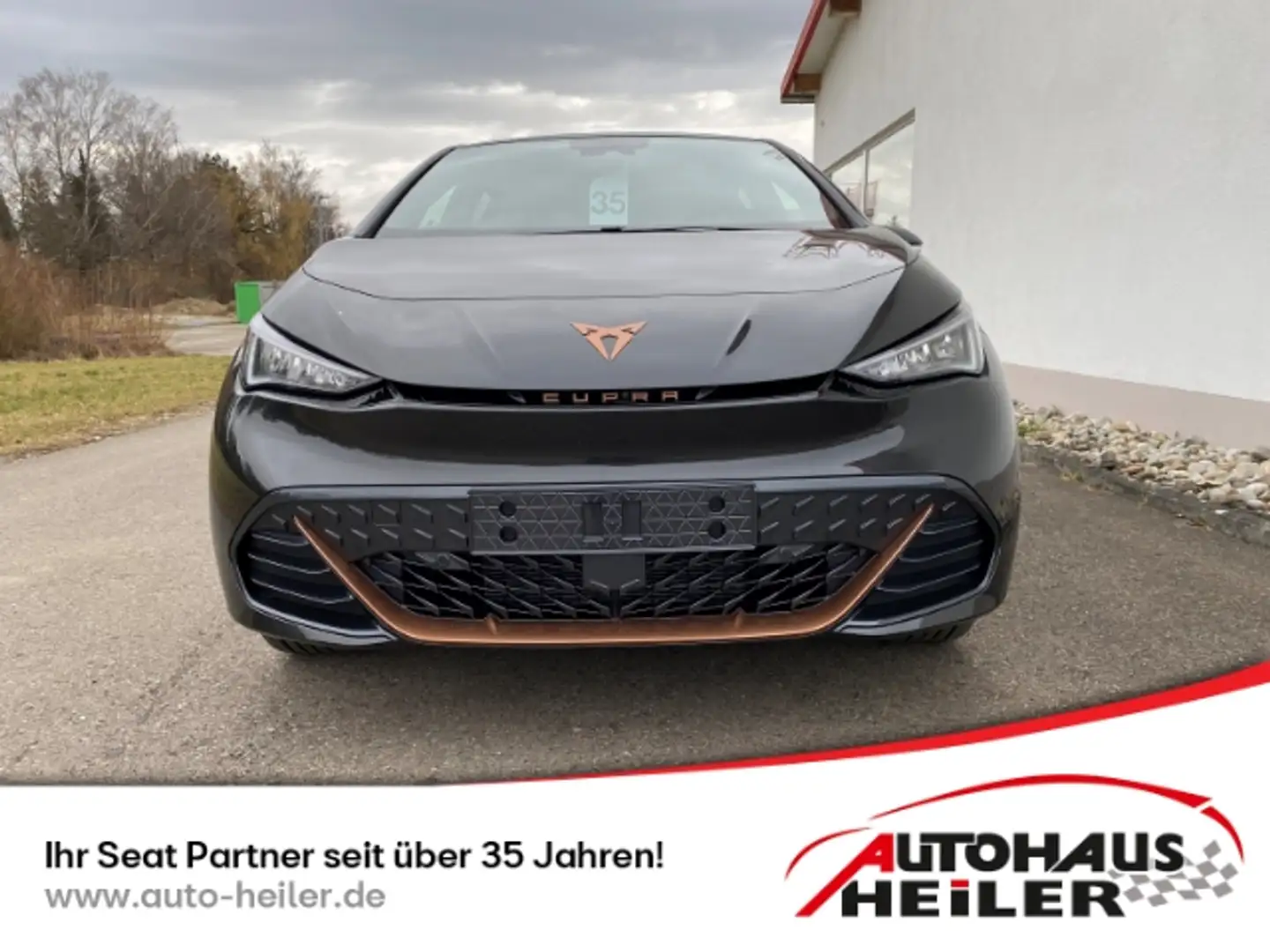 CUPRA Born Navi digitales Cockp 360 Kamera LED ACC Fahrerprof Šedá - 2