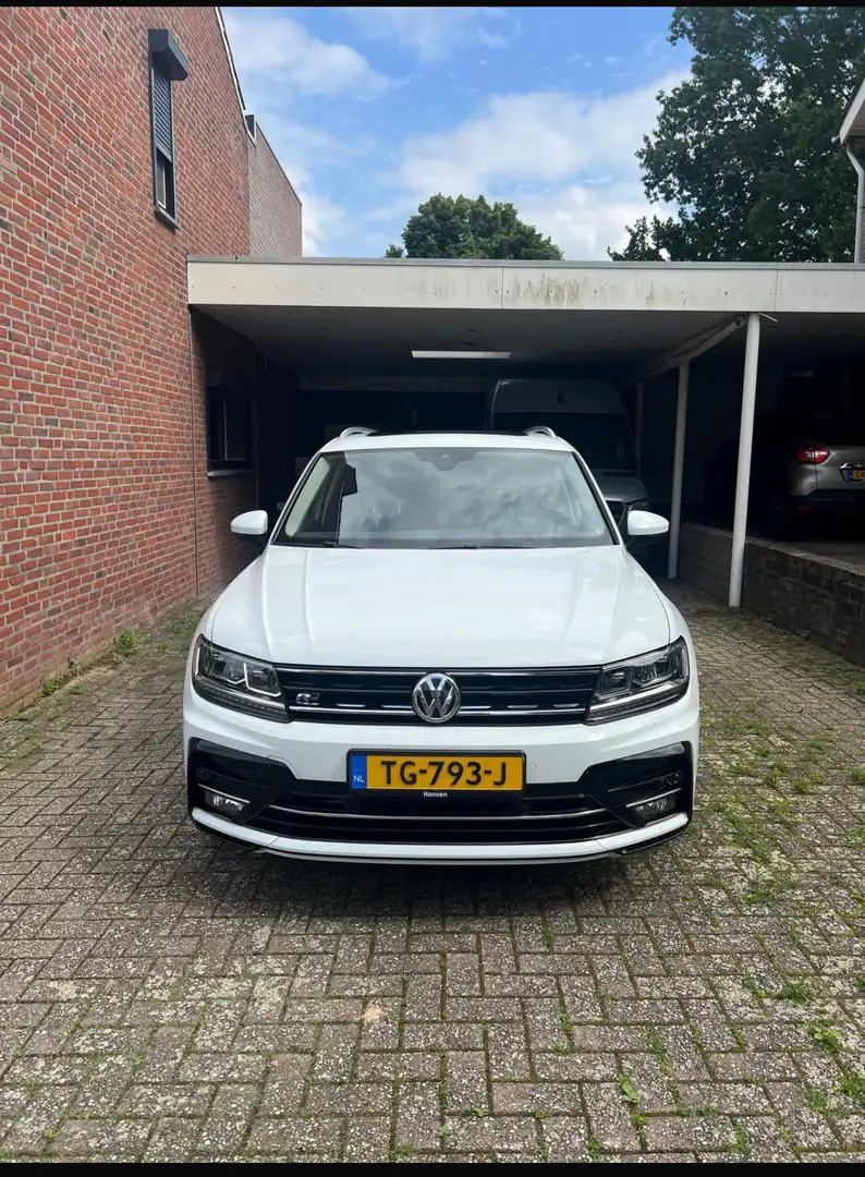 Volkswagen Tiguan 1.4 TSI 4Motion R-Line | Pano | DAB | Highline Wit - 2
