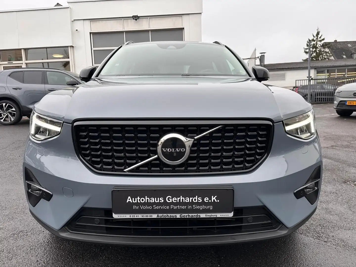 Volvo XC40 T5 Plug in Plus Dark el.Leder,ACC,BLIS,StH. Grau - 2