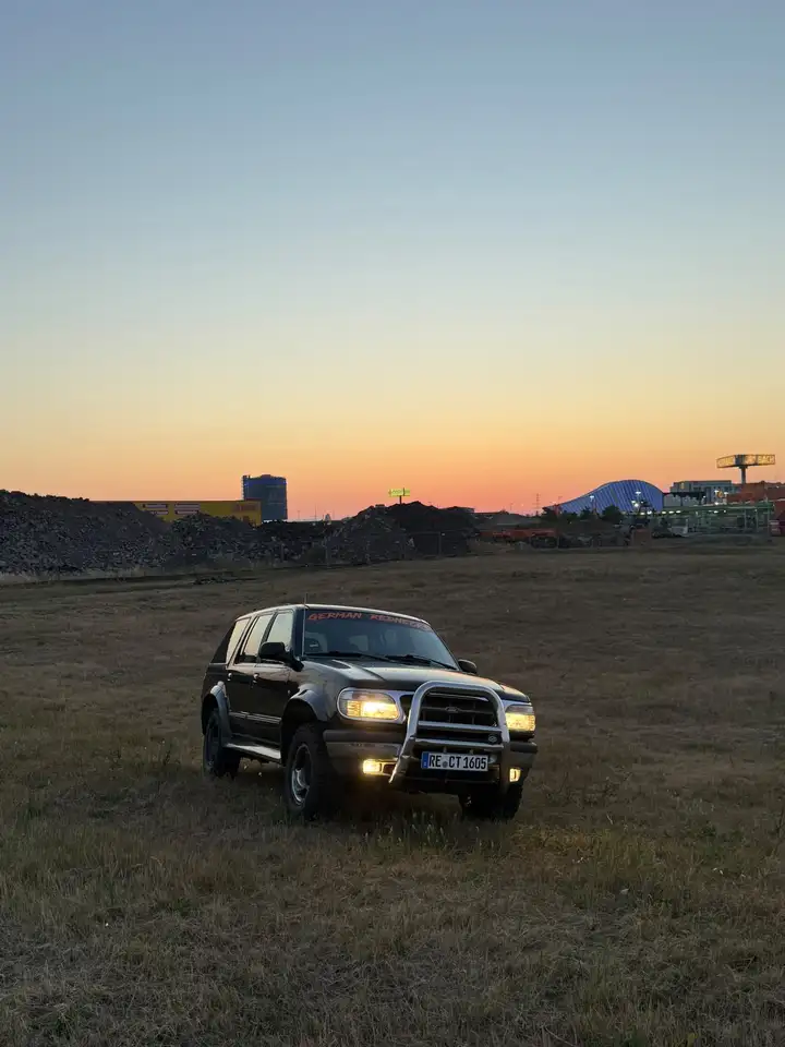 Ford Explorer Highclass, foto 1