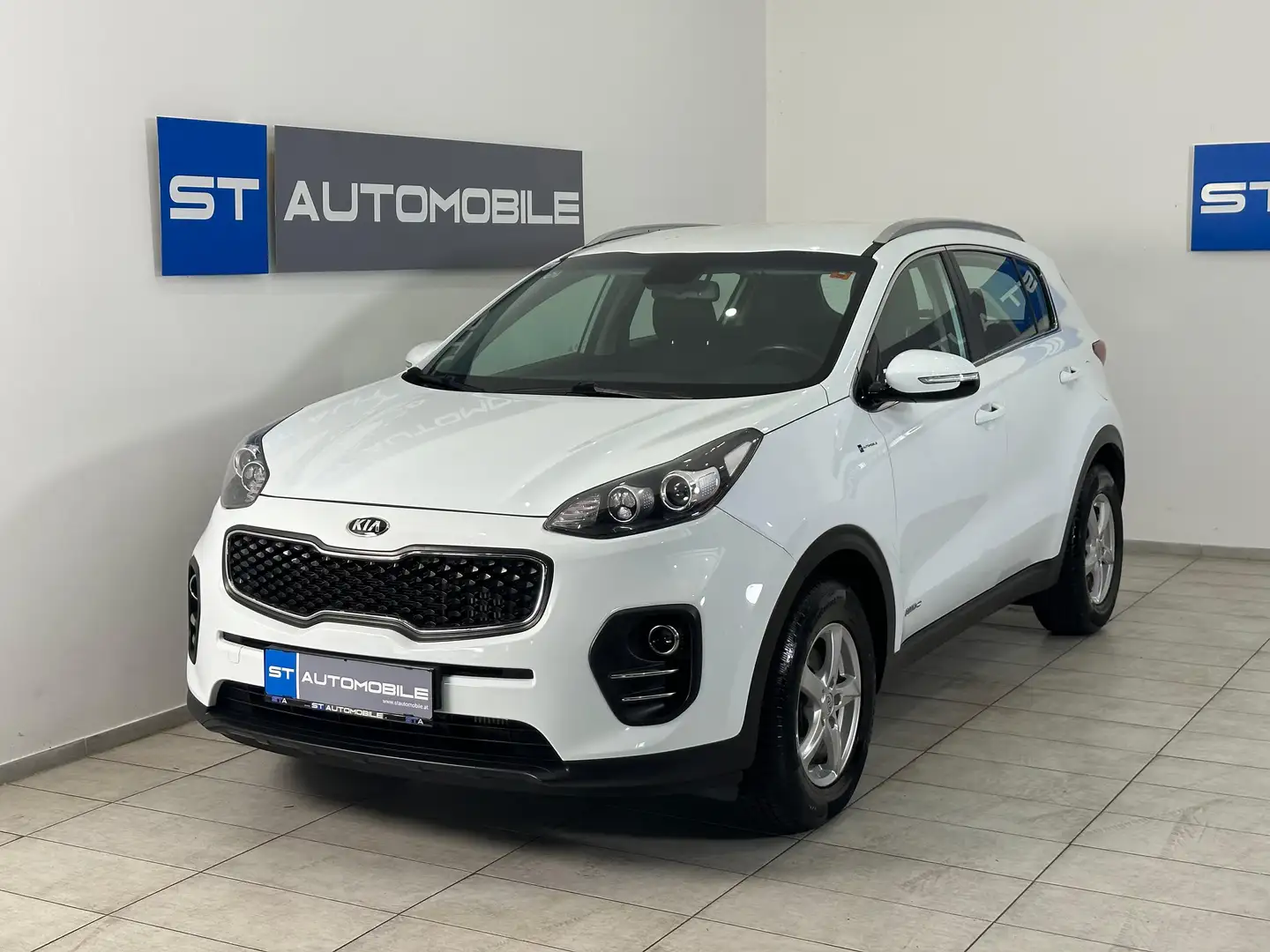 Kia Sportage 2.0 CRDi Silber 4WD // NAVI // KAMERA // SHZ // Weiß - 1