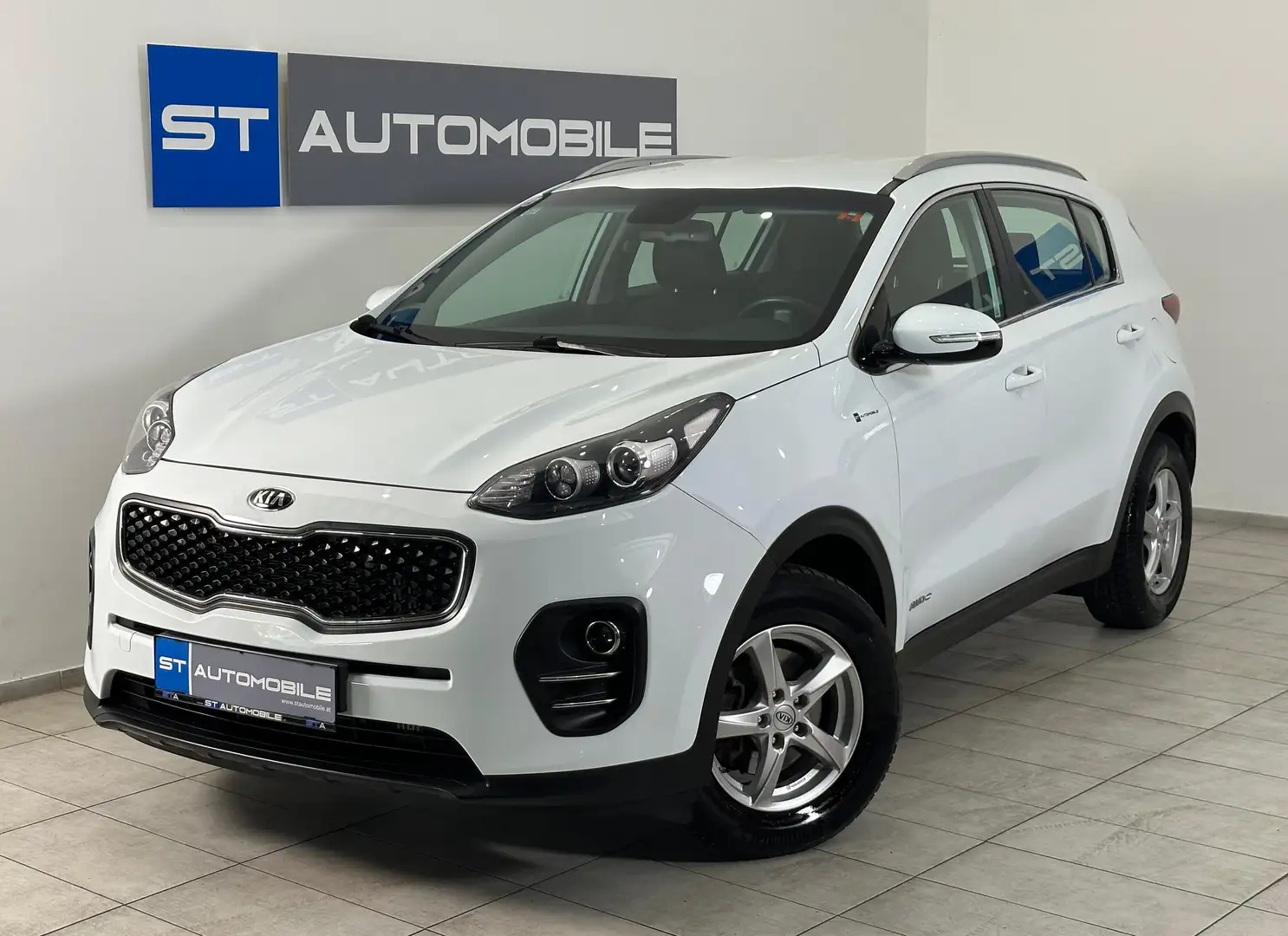 Kia Sportage 2.0 CRDi Silber 4WD // NAVI // KAMERA // SHZ // Weiß - 1