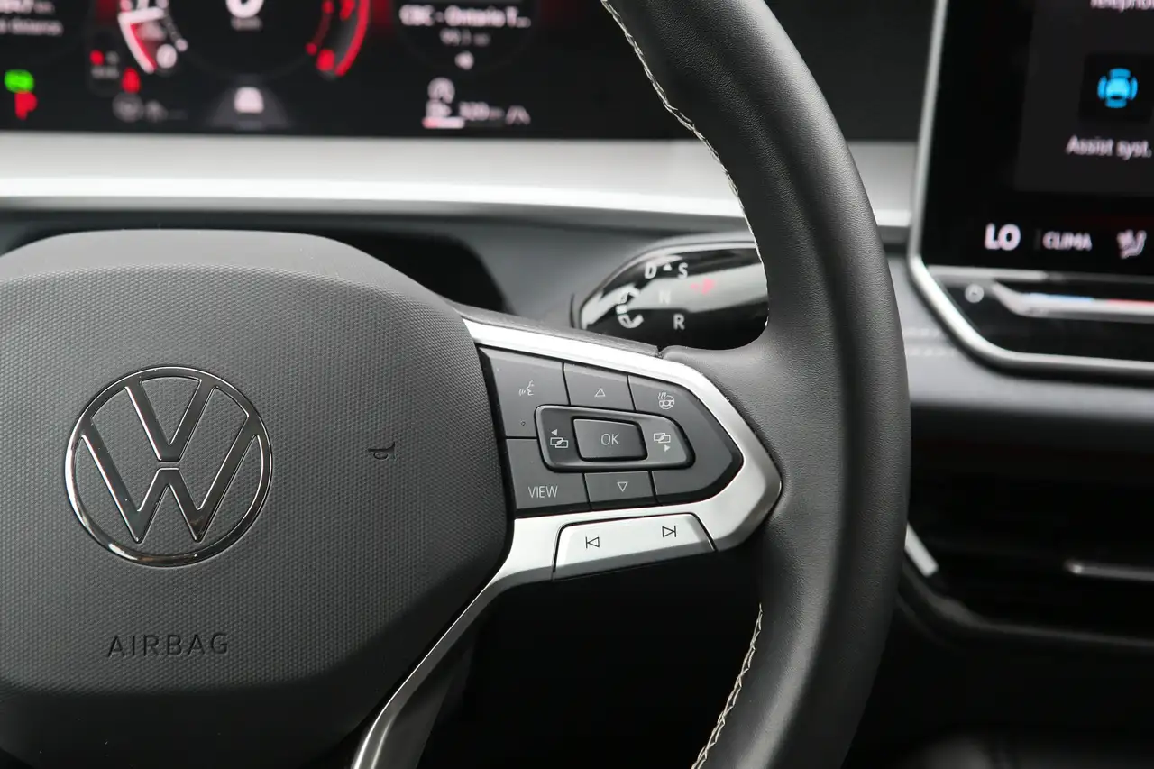 Volkswagen Tiguan photo Volkswagen Tiguan
