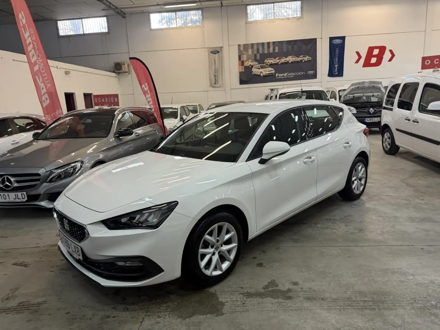 SEAT Leon 2.0TDI S&S Reference 115 Weiß - 2