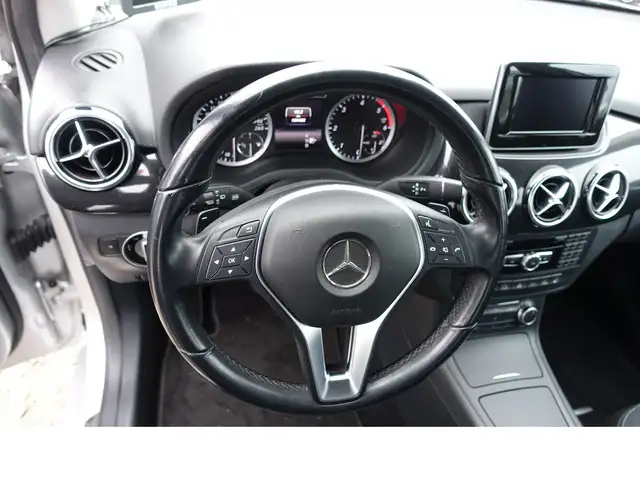 Mercedes-Benz B Class view 11