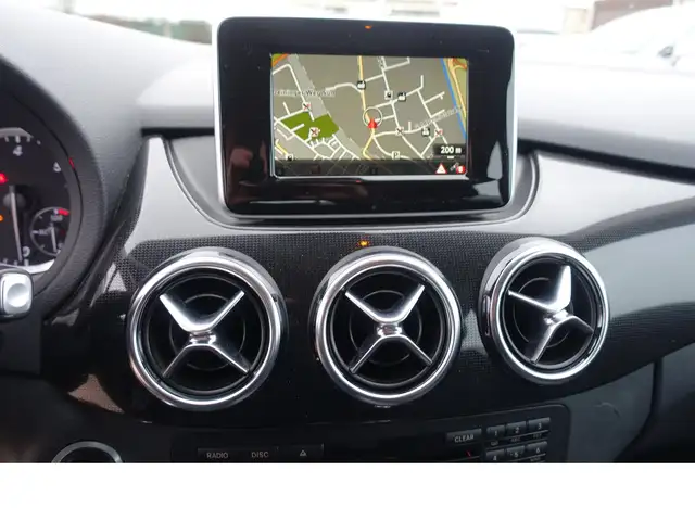 Mercedes-Benz B Class view 13