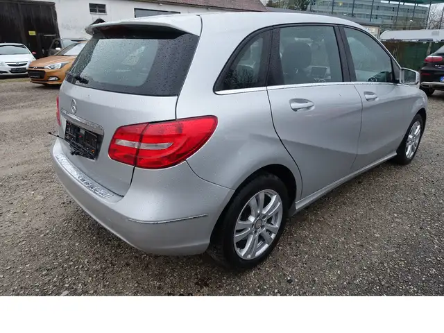 Mercedes-Benz B Class view 6