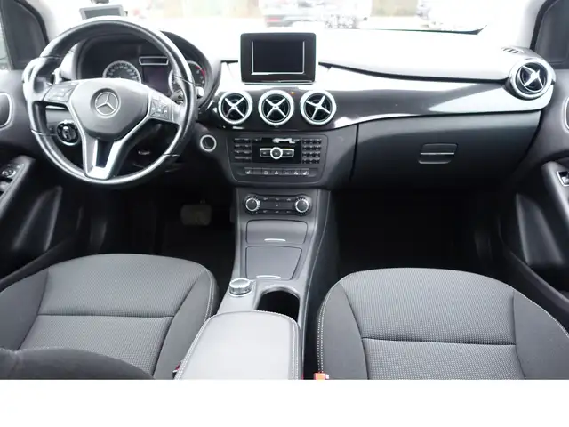 Mercedes-Benz B Class view 9