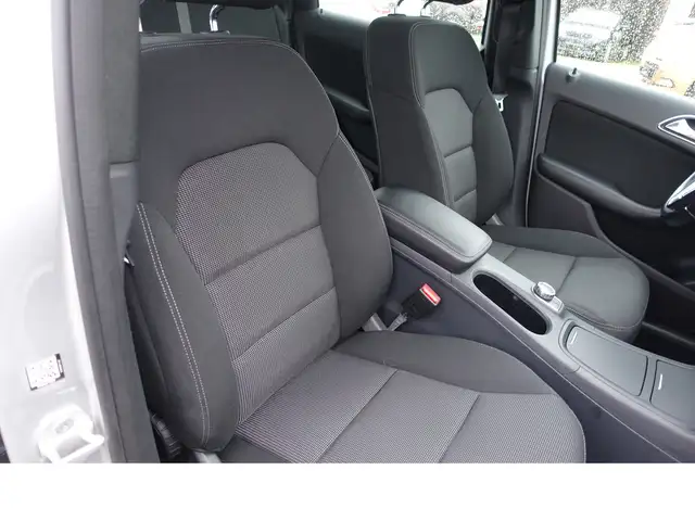 Mercedes-Benz B Class view 8