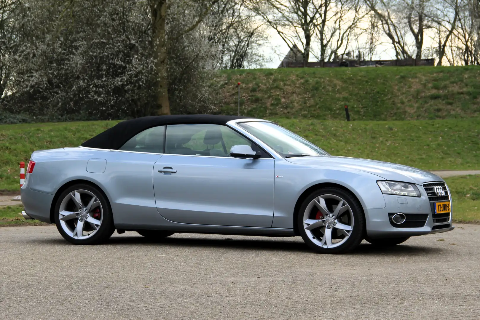 Audi A5 A5 Cabriolet 2.0 quattro | S tronic | Youngtimer Zilver - 2