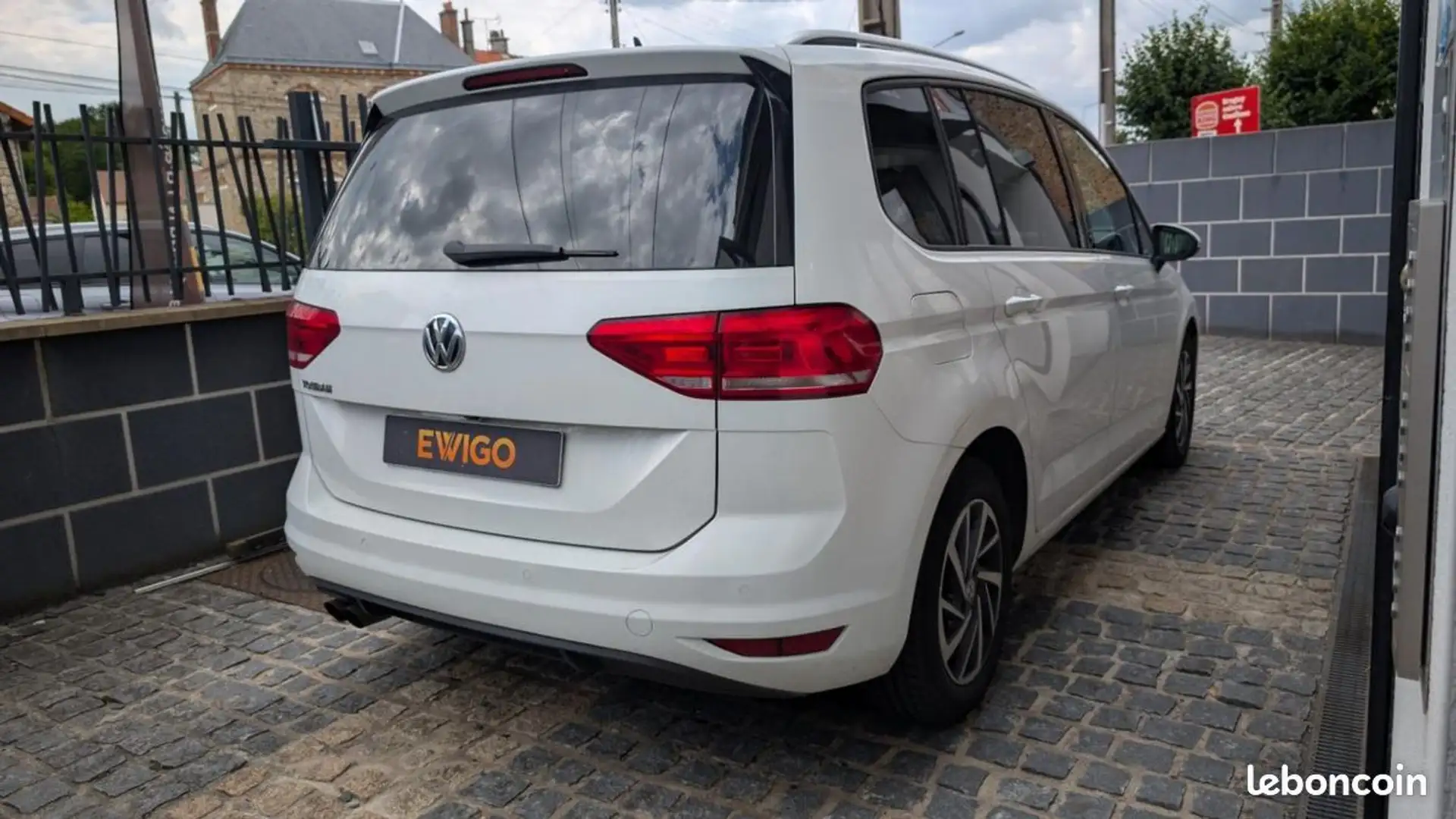 Volkswagen Touran 1.4 TSI 150ch DSG SOUND Gris - 2