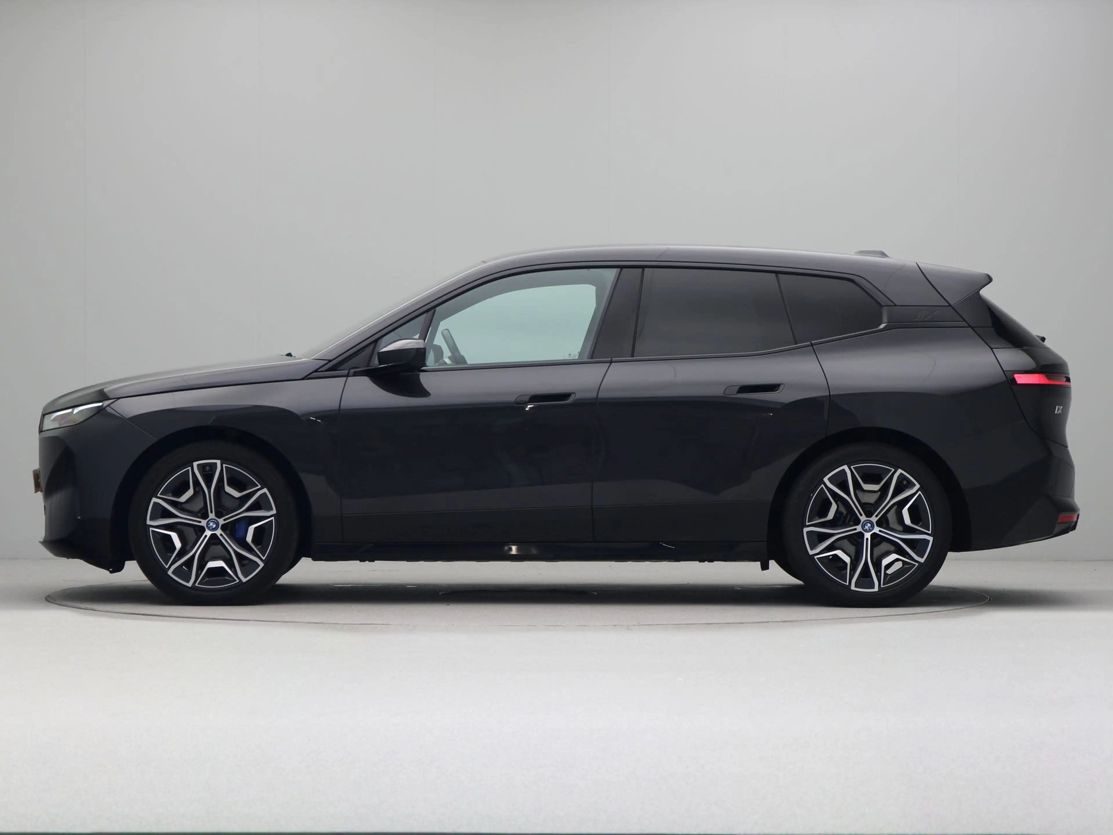 BMW iX xDrive40 Executive 77 kWh — photo 11