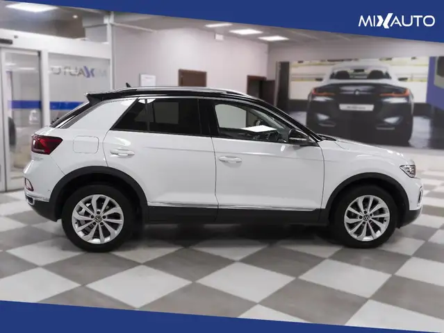 Volkswagen T-Roc view 6