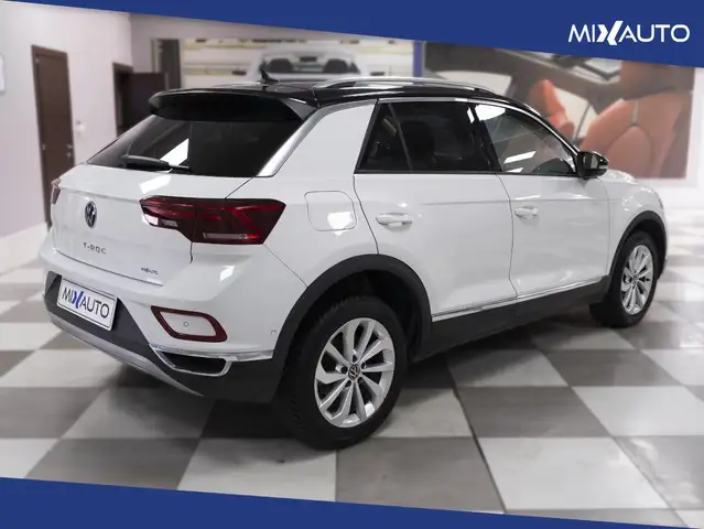 Volkswagen T-Roc view 5