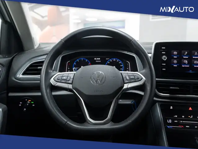 Volkswagen T-Roc view 12