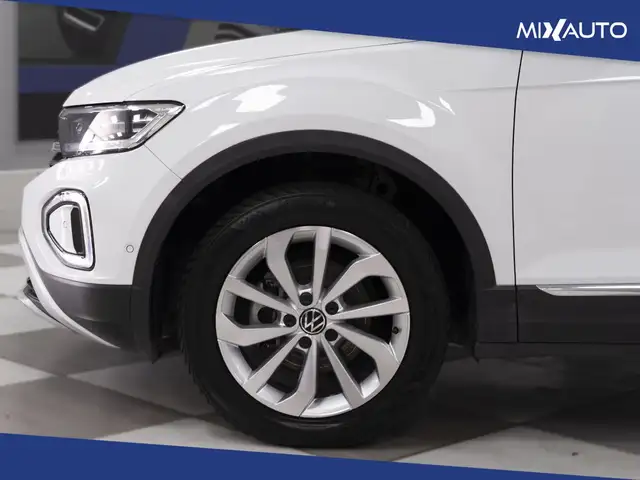Volkswagen T-Roc view 8