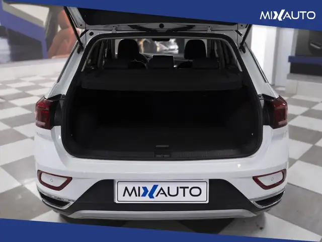 Volkswagen T-Roc view 7