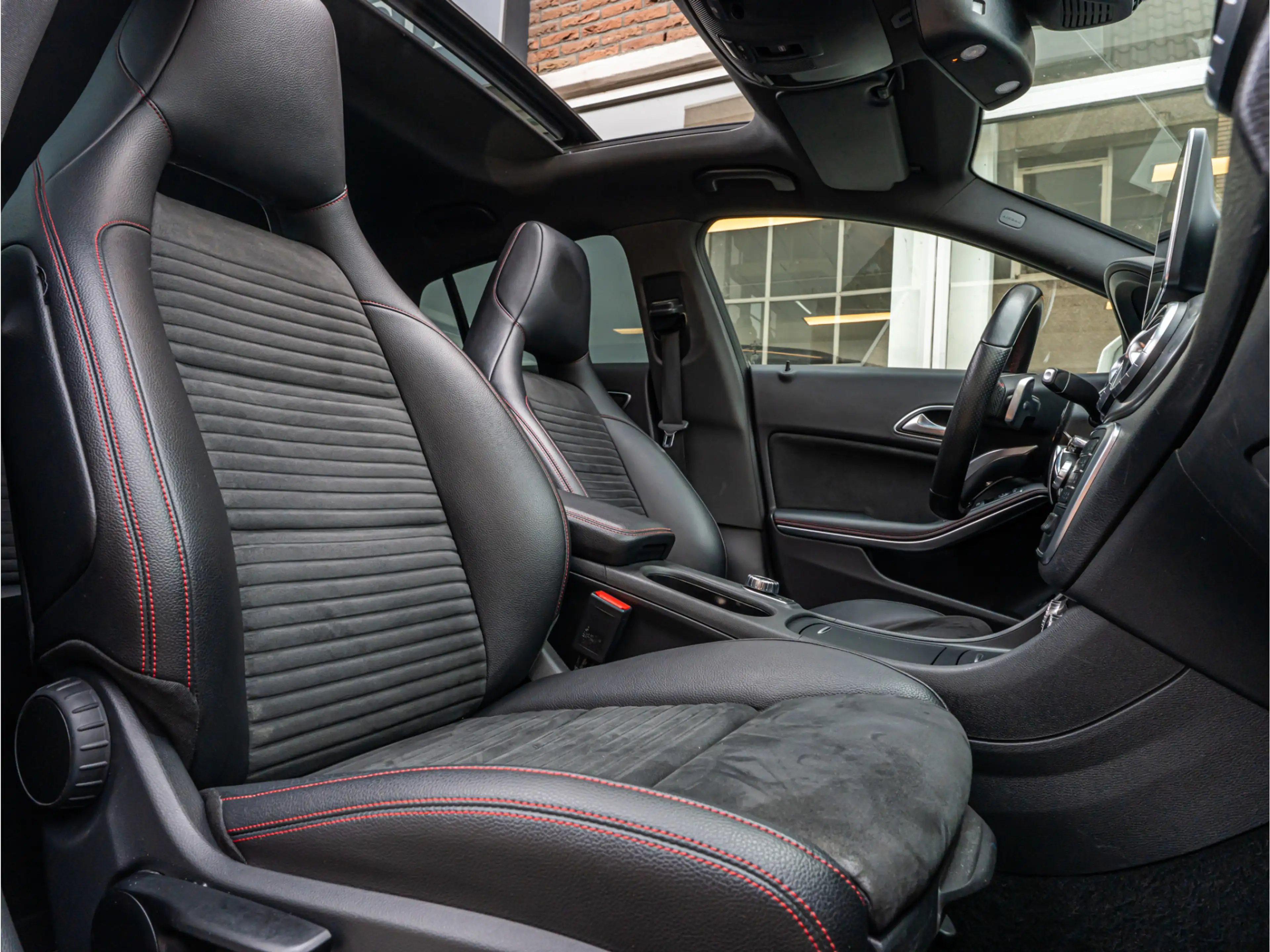 Mercedes-Benz CLA 200 Shooting Brake Prestige PANO CAMERA STOELVERW STAN — photo 4