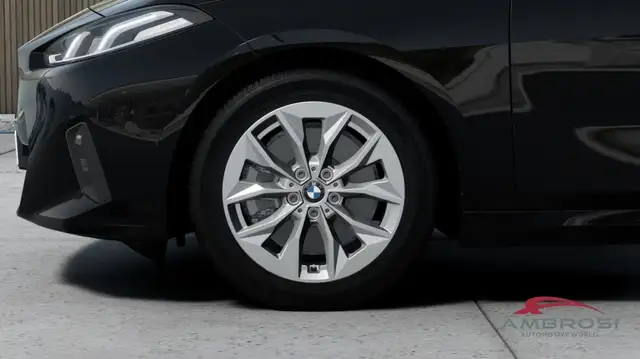 BMW 2 Series view 8